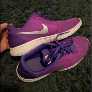 nike revolution 3 runners (8.5)